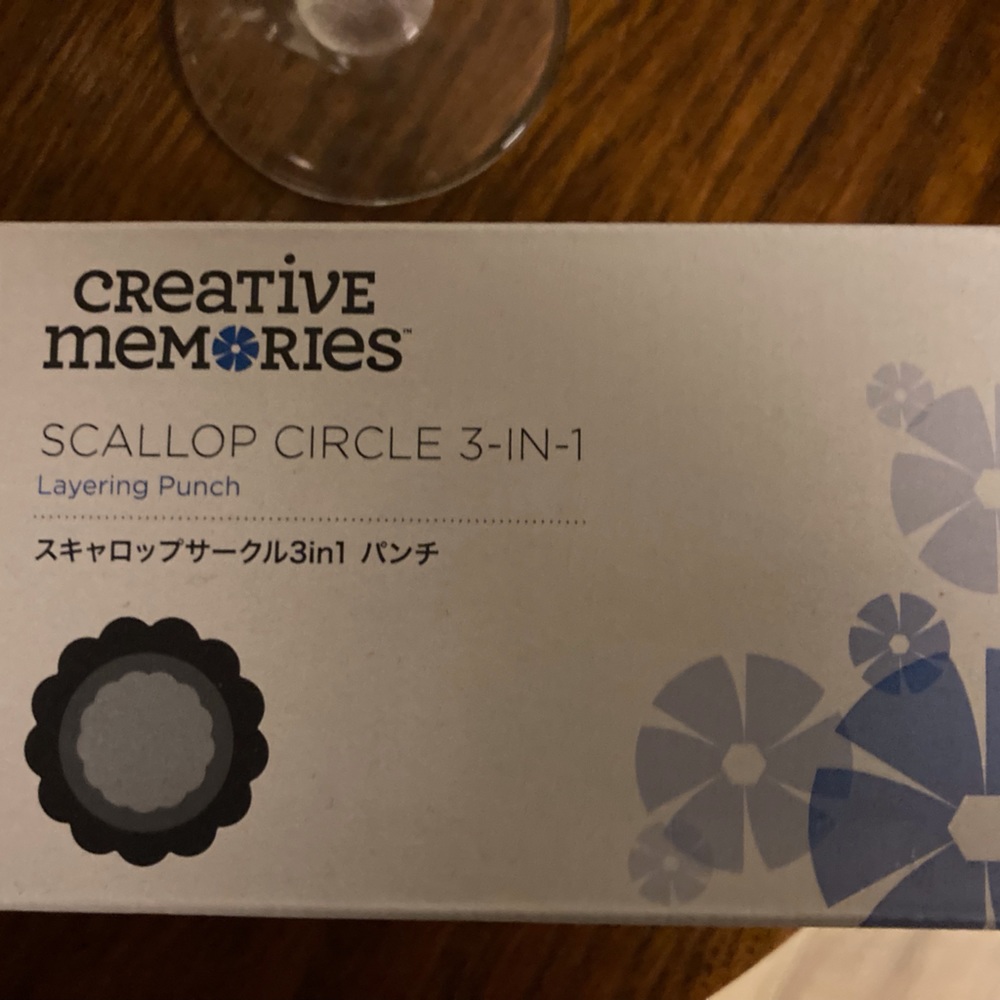 Creative Memories Scallop 3-in-1 Punch